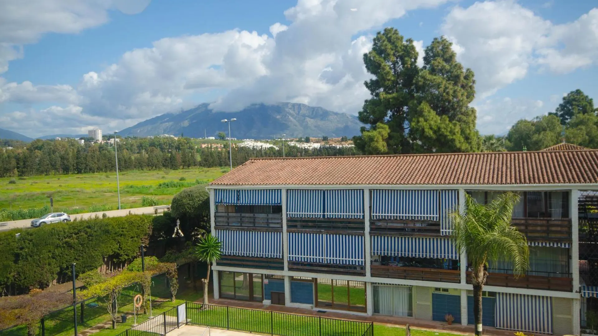 Paraiso Banus - Coastal Retreat Near The Beach Marbella Apartment