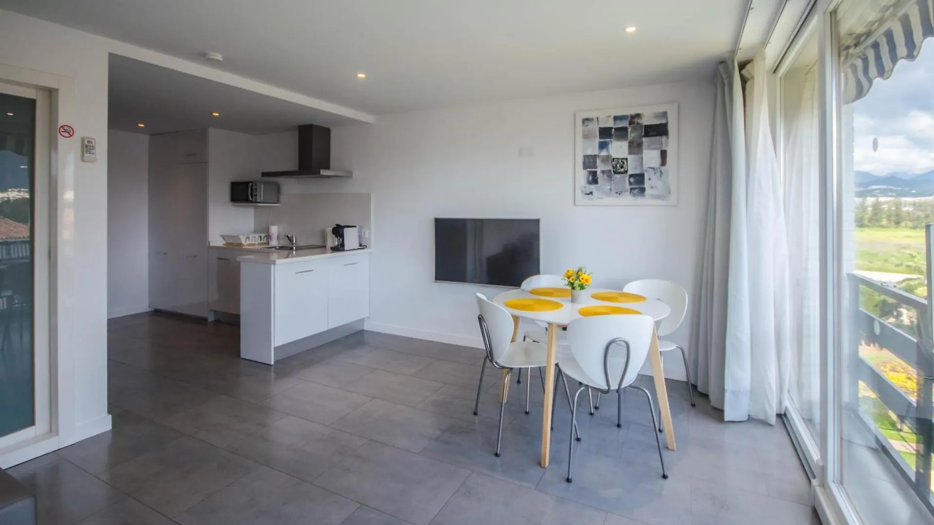 Paraiso Banus - Coastal Retreat Near The Beach Marbella Apartment